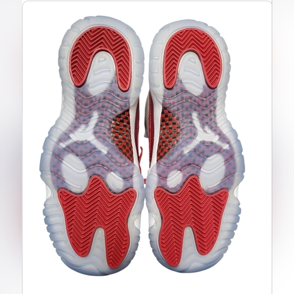 Retro 11 Cherry Jordan's - Picture 5 of 11